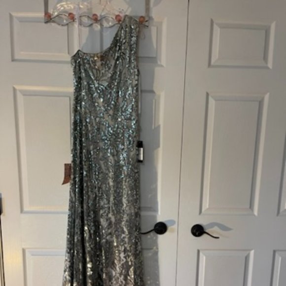 Tadashi Shoji Silver One Shoulder Dress - Picture 4 of 9